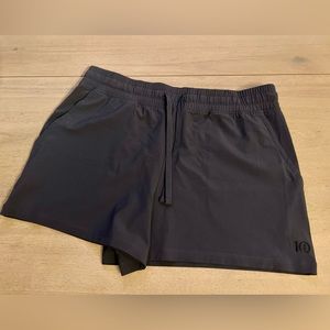 Ten 🌲 Purple shorts • Size S
